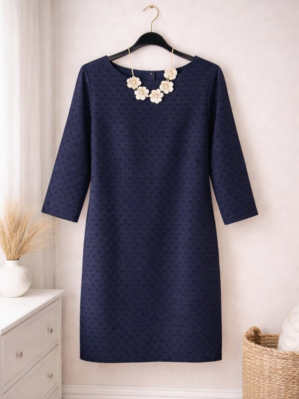 L.L.Bean Navy Eyelet Shift Dress Size 8 Embroidered Cotton Classic